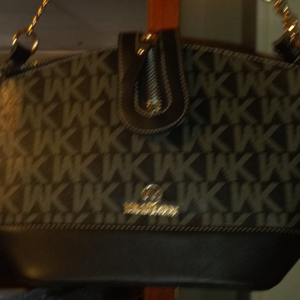 Bags - Picture 2 of 9